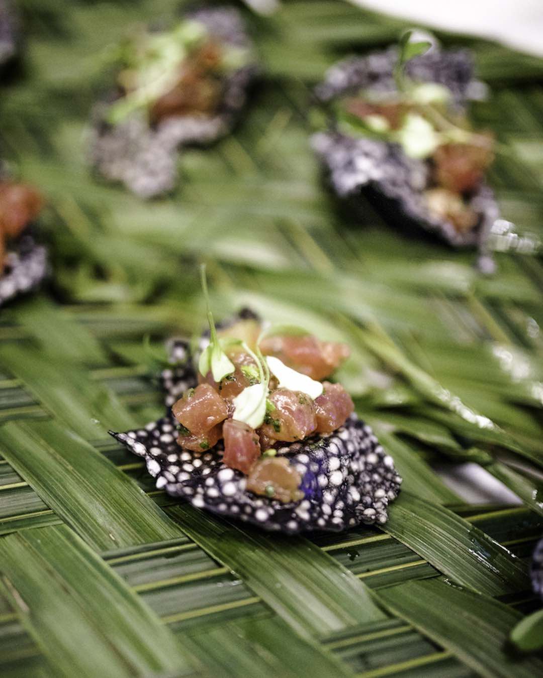 tuna civeche on cracker presented on woven flax, image taken for social media marketing totally digital auckland